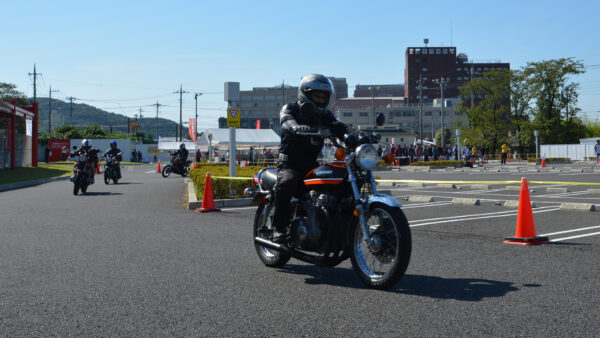 絶版車販売最大手の「Zeppan UEMATSU」がコーナー冠＆絶版車試乗会を実施！